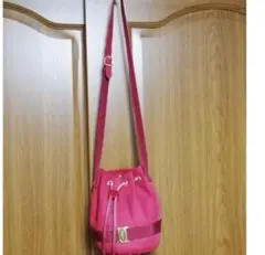 10/22まで⑪フェラガモ ショルダーバッグ 赤 スエード素材