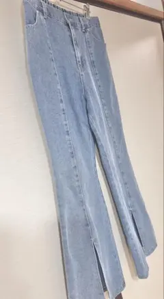 デニム　フレアパンツ　フロントスリットのサムネイル