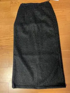 新品　SALOON 黒 タイトスカート