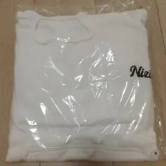 NiziU フーディ Mサイズのサムネイル