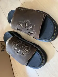 Dr. Martens ZEBZAG SLIDE ダークブラウンのサムネイル