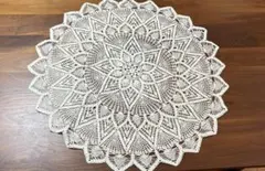 ハンドメイド★レース編み　ドイリー　かぎ針編み　 円形テーブルセンター