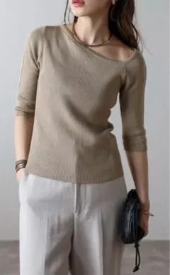 ボンジュールサガン　スリーブラインアシンメトリーネックニット　ライトココア○19
