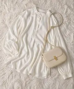 極美品☆a.v.v 白ブラウス長袖 上品きれいめM