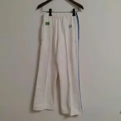 トラックパンツ