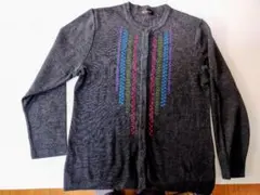 刺繍入りグレー長袖カーディガン