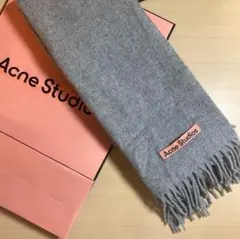 【美品】アクネ　チェック柄マフラー 100%ウール　スキズ リノ 美品】アクネ チェック柄マフラー 100%ウール スキズ リノ - メルカリ