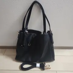 シンプル 黒 合皮ショルダーバッグ 2WAY 柔らか素材 ポケット充実