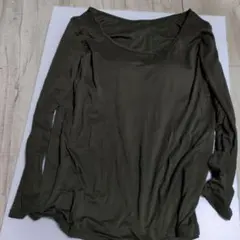 ユニクロHEATTECH オリーブ色 Lサイズ 長袖