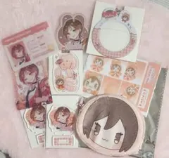 MEIKO　100均　フェイスポーチ　アクスタ　カード　証明写真　缶バッジケースのサムネイル