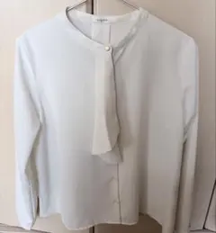 GLACIER★ホワイト 長袖前フリルブラウス　M