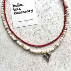 シェルビーズネックレス　赤　シルバービーズネックレス　ステンレスハートモチーフ