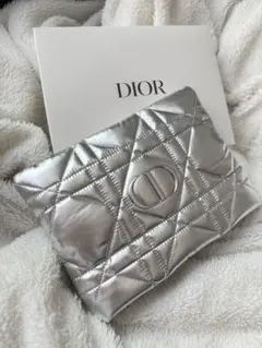 Dior ノベルティ シルバー キルティング ポーチ