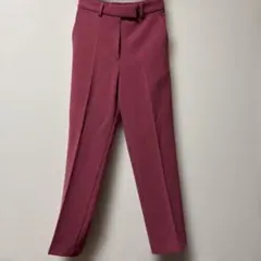 Mila Owen センタープレステーパードパンツ