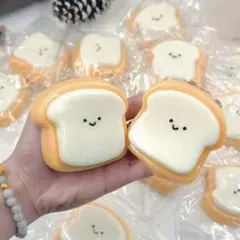 食パンにこにこスクイーズ