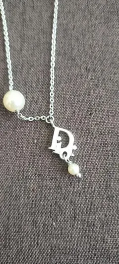 Dロゴ パール付き ネックレス