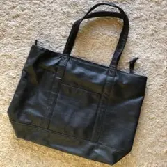 ビームスハート ネイビー合皮トートバッグ