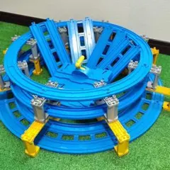 プラレール線路　タワーレイアウト　モノレール付き　参考出品 プラレール線路 タワーレイアウト モノレール付き 参考出品 - メルカリ