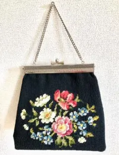 プチポワンバック　ニードルポイン 刺繍 アンティーク　モノクロ　ハンドバッグ ブラックプチポワンバッグ シルバーマーカサイトクラスプ