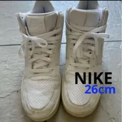 NIKE スニーカー ホワイト 26cmのサムネイル