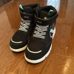 NI-MO ブラックブーツ　22.5EE