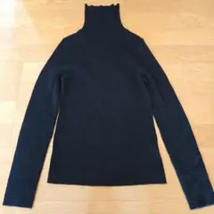 GU 黒のリブ編みタートルネックセーター