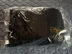 新品　阪神タイガース、フード付きロングコート Oサイズ