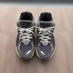 【New Balance】m2002　スニーカーのサムネイル