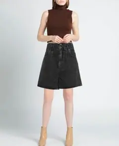 【定価115,500円】セリーヌ CELINE ハイウエストデニムショートパンツのサムネイル