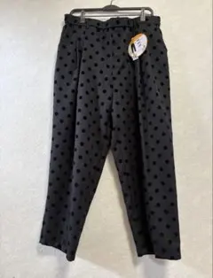 新品　黒の水玉模様 テーパードパンツ　しまむら4L