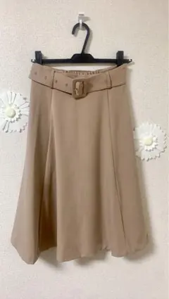 ベルト付きフレアスカート