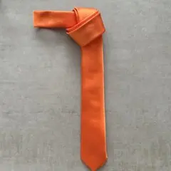 オレンジ ネクタイ