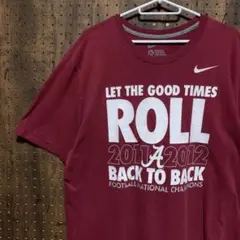 ナイキ　カレッジロゴ　フットボール　プリント半袖Tシャツ　T2T045