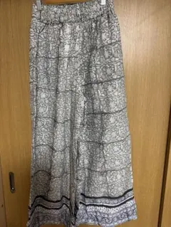 sea room lynnグレー系花柄ワイドパンツ　新品未使用