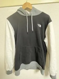 The North Face フード付きパーカー
