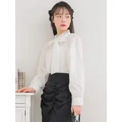 【新品未使用】ボウタイブラウス　レトロガール