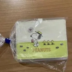 スヌーピー リール付カードホルダー　新品未使用