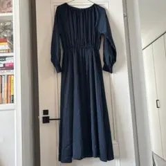 ナチュラルビューティーべーシック ネイビー ドット柄 長袖 ロングワンピース