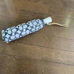 折りたたみ傘 グレーと黒の円形デザイン