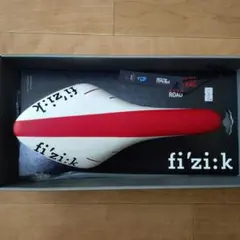 fi'zi:k ARIONE R5 サドル ホワイト×レッド 2015年製