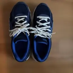 ASICS スニーカー ネイビーのサムネイル