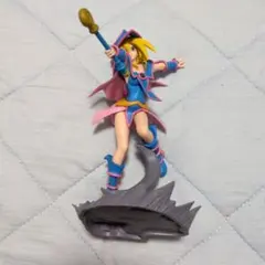 ブラック・マジシャンガールのフィギュア約15cm