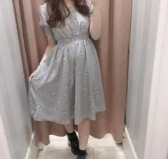 花柄ミドル丈ワンピース