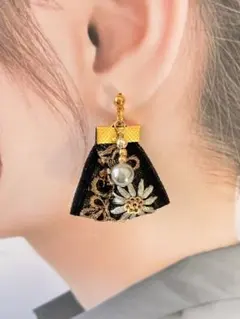 77✳︎組み合わせ自由！３点1300円！✳︎インド刺繍リボンピアス♡