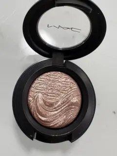 M・A・C エクストラ ディメンション アイシャドウ スウィートヒート