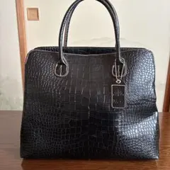 値下げTiara 黒 クロコダイル風 トートバッグ