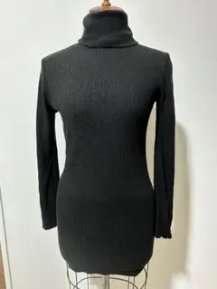 goa袖フレア　ブラックタートルネックチュニック