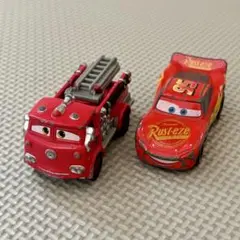 トミカ　 カーズ　2台セット　レッド　消防車 ライトニングマックィーン ミニカー