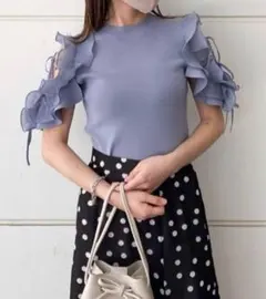 SNIDEL sustainaフリルスリーブニットプルオーバー ブルー