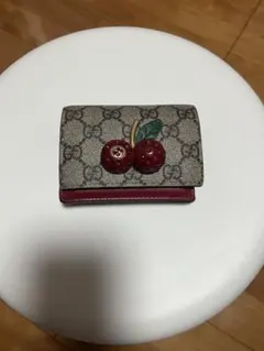 M*6様 Gucci チェリー装飾 二つ折り財布